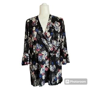 ACE Fashion NWT Black Floral Bell Sleeve Tunic Top Size 2X